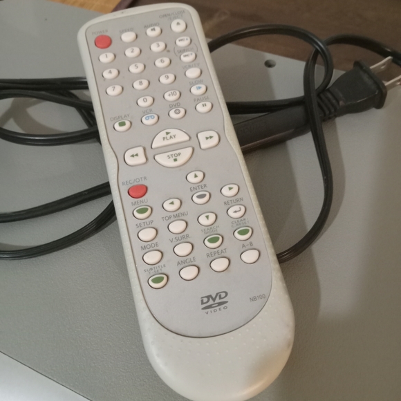 Emerson EWD2204 DVD VCR Combo w/ Remote Tested And Works. - Picture 2 of 10